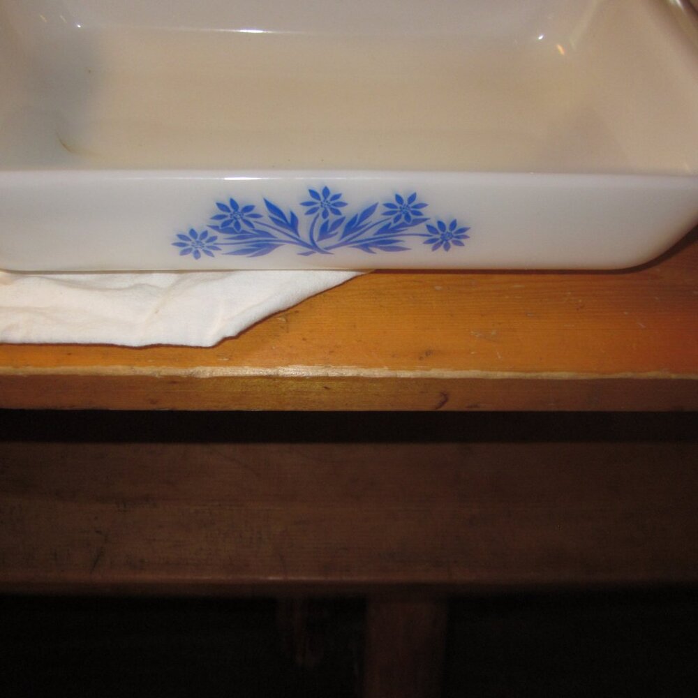 Vtg fireking rectangular baking dish 1.5 quart milkglass cornflower mint